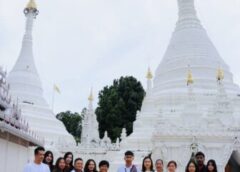 แม่ฮ่องสอน-สมาคมเพื่อผู้บกพร่องทางจิตแห่งประเทศไทยและภาคเหนือ จัดพิธีบวงสรวงขอพรสิ่งศักดิ์สิทธิ์ ณ วัดพระธาตุดอยกองมู เสริมสิริมงคลก่อนเปิดโครงการพัฒนาศักยภาพคนพิการทางจิตภาคเหนือ 